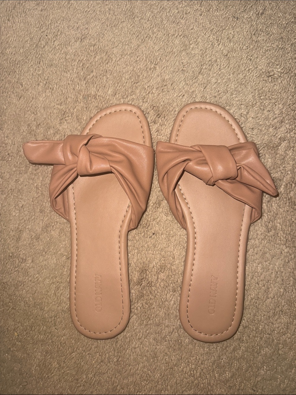 Old Navy women’s 7 Tan Knot-Front Slide Sandals